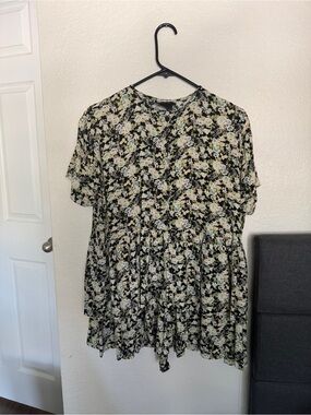 Floral Ruffled Short Sleeve Peplum jumper - Black/green/multi
